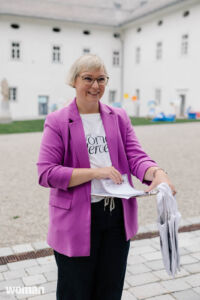 Anita Arneitz bei Woman Kunst in Balance in Stift Ossiach