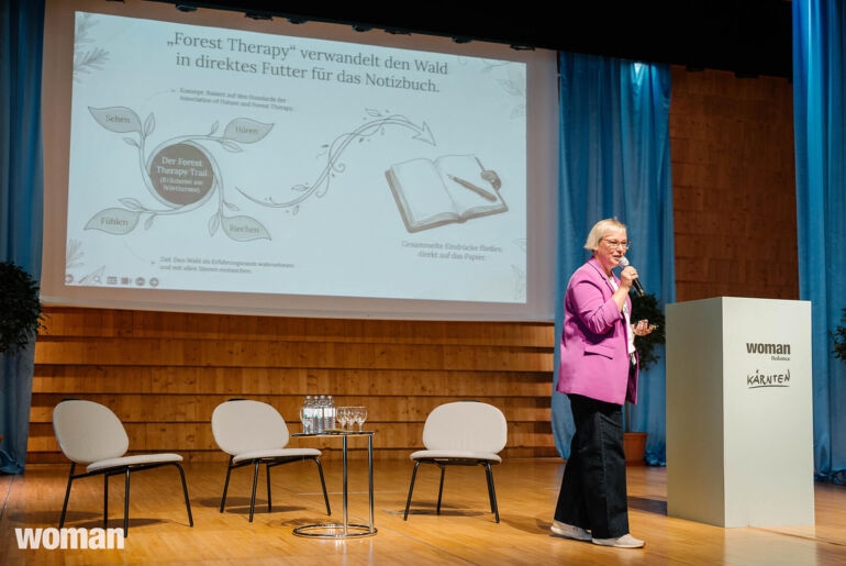 Anita Arneitz bei ihrer Keynote zu Nature Writing im Stift Ossiach in Kärnten